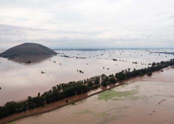 Ευχαριστήριο του Συλλόγου Πλημμυροπαθών Κεραμιδίου προς τους Βαγγέλη και Δημήτρη Καραγγέλη