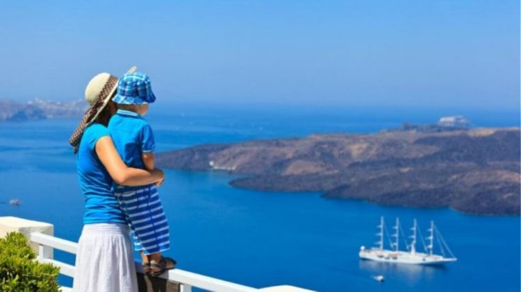 Τουρισμός για Όλους 2026: Πότε ανοίγει η πλατφόρμα, ποιοι δικαιούνται voucher έως 600 ευρώ