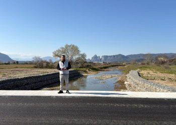 Ολοκληρώνονται οι εργασίες κατασκευής της νέας γέφυρας στους Αγίους Θεοδώρους Καλαμπάκας