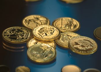 Η «χρυσή» κομπίνα με τις λίρες: Γνωστός Θεσσαλός επιχειρηματίας έχασε 800.000 ευρώ και ξεσκέπασε τη σπείρα