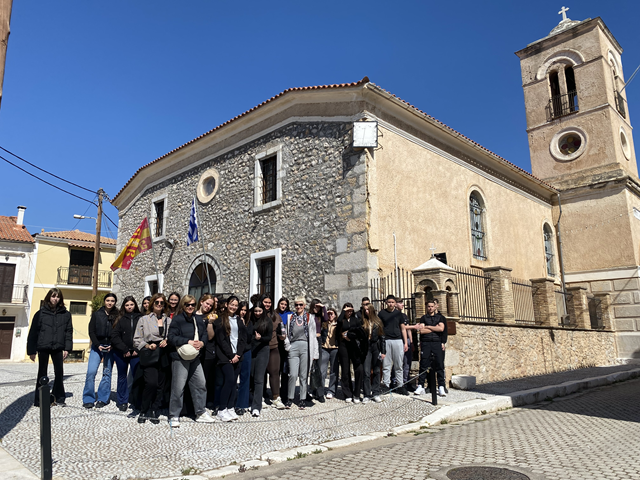 Μαθαίνοντας έξω από την τάξη: Εκπαιδευτική εκδρομή της Γ΄ τάξης του 9ου Γυμνασίου Τρικάλων σε Γαλαξίδι, Ναύπακτο και Άμφισσα