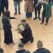Διπλή χαρά – Πήρε πτυχίο και δέχτηκε πρόταση γάμου