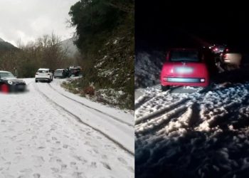 Δραματικές στιγμές στο Πάπιγκο: Τουλάχιστον 30 αυτοκίνητα εγκλωβίστηκαν – Όχημα έπεσε στον γκρεμό