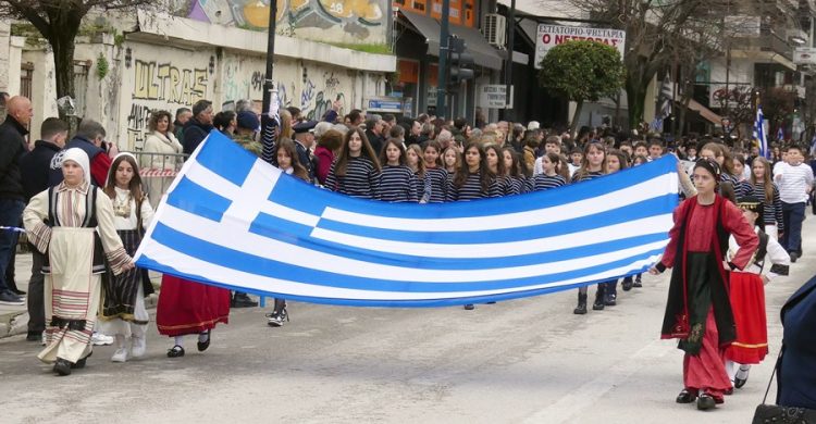 Καρδίτσα: Με λαμπρότητα η παρέλαση της 25ης Μαρτίου (ΦΩΤΟ)