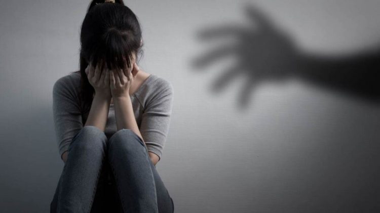 Σοκ για νεαρή Θεσσαλή φοιτήτρια – Υδραυλικός επιχείρησε να την βιάσει στο διαμέρισμά της!