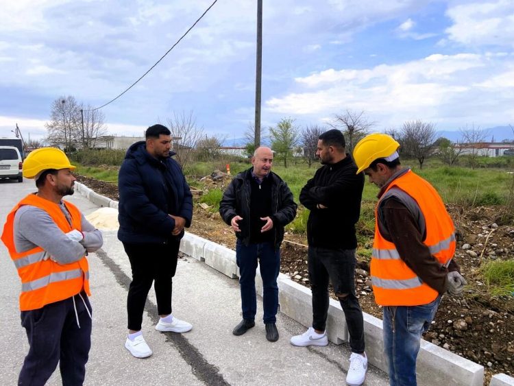 Νέα πεζοδρόμια για τους Ρομά στο Κηπάκι από τον Δ. Τρικκαίων