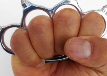 Τρεις συλλήψεις για παράνομη διακίνηση μεταναστών, κλοπή, κατοχή ναρκωτικών και… σιδερογροθιάς