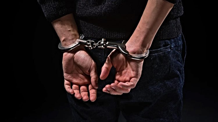 Το “έπαιζαν” λογιστές και άρπαξαν από ηλικιωμένη 3.650 ευρώ & κοσμήματα (ΦΩΤΟ)