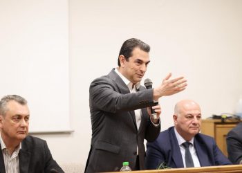 Κώστας Σκρέκας: «Χτίζουμε τα θεμέλια για μια καλύτερη καθημερινότητα για τα ελληνικά νοικοκυριά»