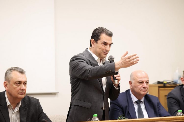 Κώστας Σκρέκας: «Χτίζουμε τα θεμέλια για μια καλύτερη καθημερινότητα για τα ελληνικά νοικοκυριά»