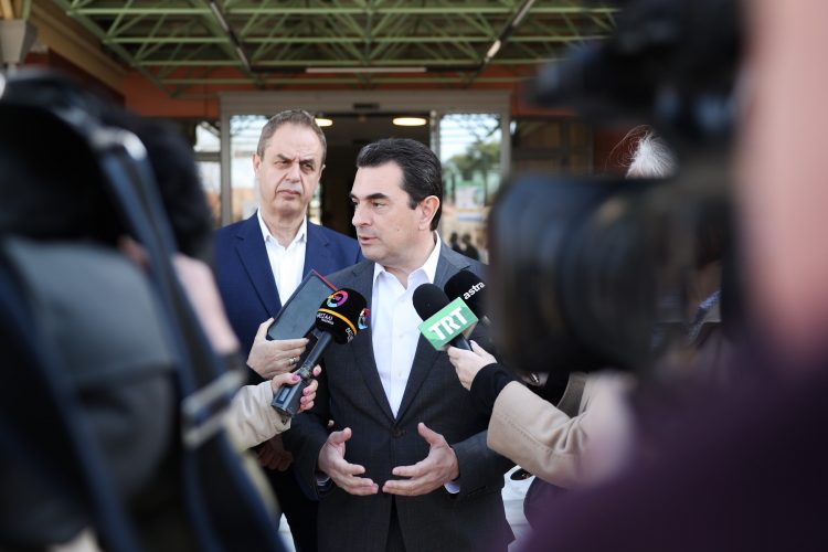 Σκρέκας από Λάρισα: «Δεν θα αφήσουμε απροστάτευτα τα νοικοκυριά και τους επαγγελματίες σε πιθανή ενεργειακή κρίση»