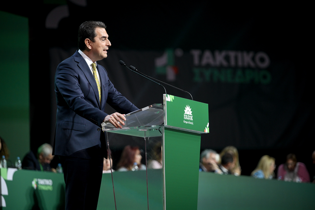 Σκρέκας στο Συνέδριο του ΠΑΣΟΚ: «Απέναντι στις τοξικές διαιρέσεις, προτάσσουμε τις κομβικές συναινέσεις»