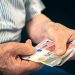 Νωρίτερα στους λογαριασμούς οι συντάξεις Απριλίου
