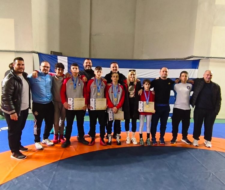 Πρωταθλητές Ελλάδας Μότσιος Βασδέκης και Μότσιου Αργυρό ο Δαλαμάγκας Χάλκινο η Τσιάμη του ΑΣΤ