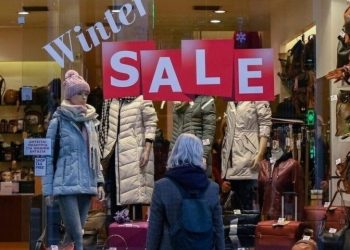 Χειμερινές εκπτώσεις 2026: Χειρότερες επιδόσεις για μία στις δύο επιχειρήσεις