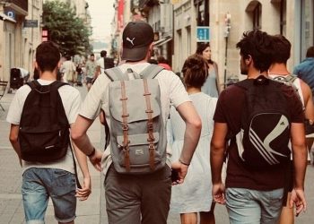 Youth Pass: Πότε ανοίγει η πλατφόρμα για αιτήσεις, ποιοι είναι δικαιούχοι του επιδόματος