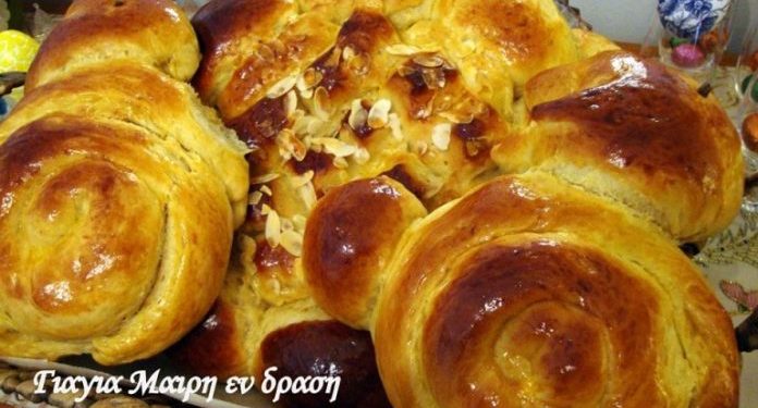 Τσουρέκια με ζαχαρούχο