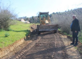 Διαμόρφωση και συντήρηση αγροτικών δρόμων στην Πιαλεία