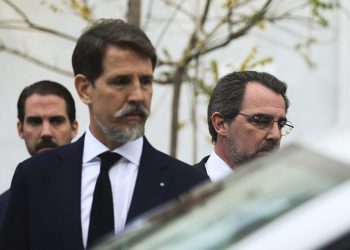 Ντε Γκρες και επίσημα: Με τη σφραγίδα του ΣτΕ ο Παύλος και ακόμη 9 μέλη της τέως βασιλικής οικογένειας