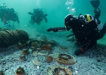 Ελβετία: Εντυπωσιακή ανακάλυψη – Πάνω από 1.000 ρωμαϊκά αντικείμενα εντοπίστηκαν σε λίμνη