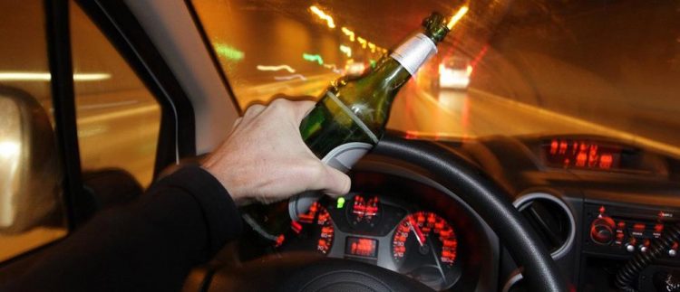 Οδηγούσε μεθυσμένος και… έμπλεξε σε τροχαίο!