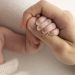 C-tactile: Το απαλό άγγιγμα που ηρεμεί και ενισχύει τα πρόωρα βρέφη