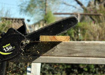 85χρονη τραυματίστηκε σοβαρά με αλυσοπρίονο