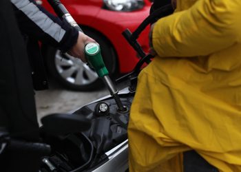 Fuel Pass: Ανοίγουν αύριο οι αιτήσεις – Πώς θα λάβετε χρήματα αυτή την εβδομάδα