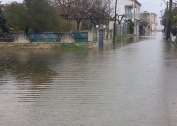 Στο ίδιο έργο θεατές στα παράλια – “Βενετία” έγιναν τα Μεσάγκαλα μετά την βροχόπτωση (φωτο)