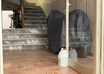 Τραγωδία: Νεκρές εντοπίστηκαν δύο αδερφές σε διαμέρισμα – Άγνωστη μέχρι στιγμής η αιτία του θανάτου (φωτό)