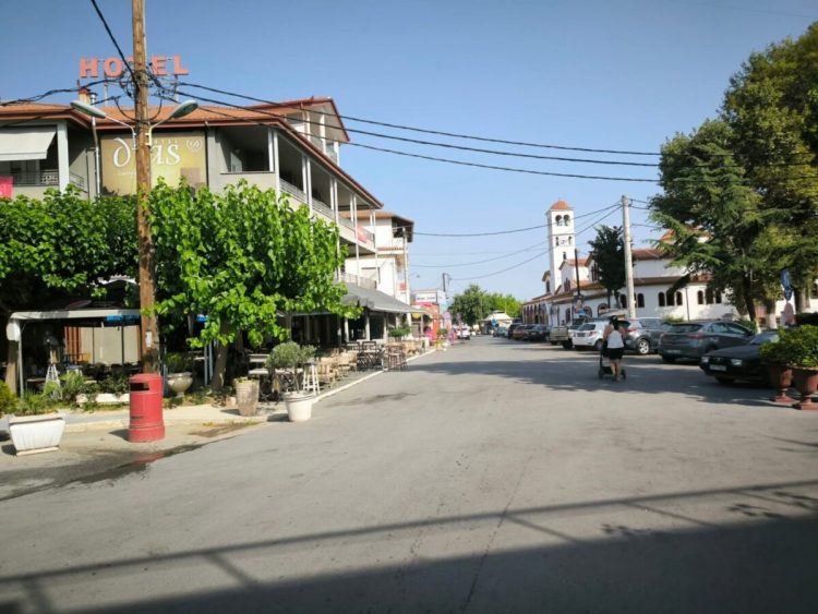 Μάχη για τη ζωή δίχρονου παιδιού στον Πλαταμώνα: Υπέστη αιφνίδια απώλεια αισθήσεων και αναπνοής – Η αυταπάρνηση των αστυνομικών και η τεράστια κινητοποίηση