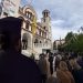 Ιερέας τα… έψαλλε σε Θεσσαλό (κυβερνητικό) βουλευτή μέσα σε Εκκλησία την ώρα της λειτουργίας! – «Είναι βλασφημία να πουλάνε πίστη»