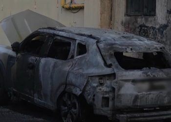 Τέμπη: Εμπρηστική επίθεση σε βάρος πραγματογνώμονα – Έκαψαν το αμάξι του – Η Κρατική Ασφάλεια ανέλαβε την υπόθεση