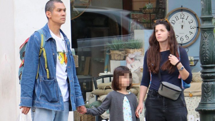 Ο γνωστός σεφ Σωτήρης Κοντιζάς περιγράφει την απίθανη ιστορία γνωριμίας με την θεσσαλικής καταγωγής γυναίκα του – Η ιπποτική κίνηση και ο αντίζηλος σερβιτόρος 