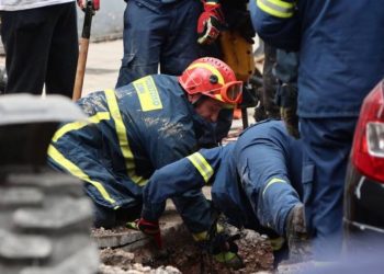 Συναγερμός στην Πυροσβεστική: Άνδρας έπεσε σε φρεάτιο – Δείτε φωτογραφία