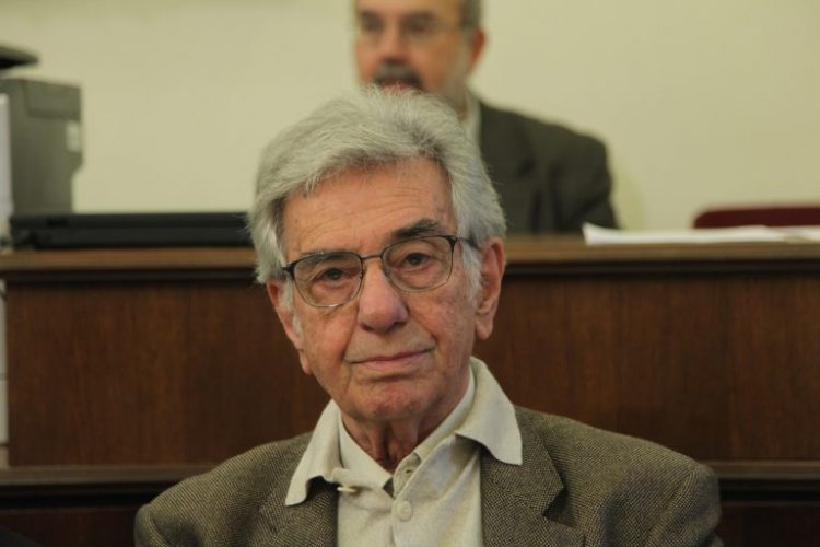 Στο Αποτεφρωτήριο Ριτσώνας το «ύστατο χαίρε» στον σπουδαίο ηθοποιό Στέφανο Ληναίο