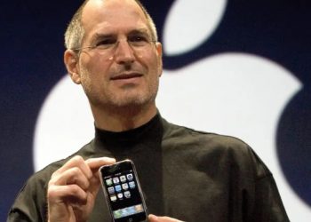 Apple: Μισός αιώνας καινοτομίας – Οι επιτυχίες, τα λάθη και το μέλλον ενός τεχνολογικού κολοσσού