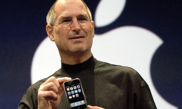 Apple: Μισός αιώνας καινοτομίας – Οι επιτυχίες, τα λάθη και το μέλλον ενός τεχνολογικού κολοσσού
