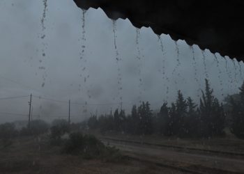 Καιρός: Ξεκινάει η διήμερη κακοκαιρία με πτώση της θερμοκρασίας, βοριάδες και καταιγίδες