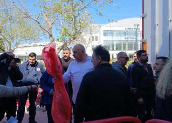 Ο Δήμος Βόλου και η ΠΑΕ Βόλος διένειμαν αρνιά σε 400 οικογένειες (βίντεο και φωτό)