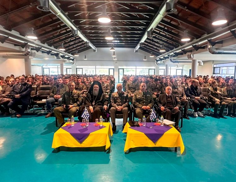 Σ.Μ.Υ.: Τελετή Υιοθεσίας Δευτεροετών Σπουδαστών Τάξης 2027 παρουσία του Αρχηγού Γ.Ε.Σ. Γεωργίου Κωστίδη (ΦΩΤΟ)