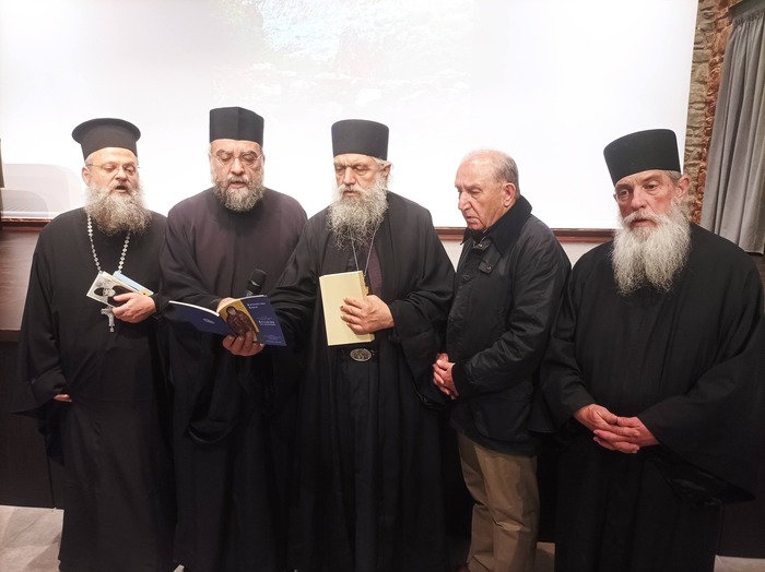 «Φως Καππαδοκίας»: Οι ζωές των Αγίων Αρσενίου και Παϊσίου ξεδιπλώθηκαν μπροστά στα μάτια των Τρικαλινών (ΦΩΤΟ)