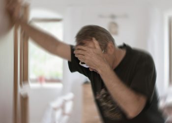 Μίνι εγκεφαλικό: Τα προειδοποιητικά σημάδια που οι περισσότεροι υποτιμούν – Τι να κάνετε άμεσα