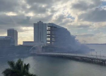 Μαϊάμι: Κατεδάφισαν ξενοδοχείο 23 ορόφων μέσα 20 δευτερόλεπτα – Εντυπωσιακό βίντεο