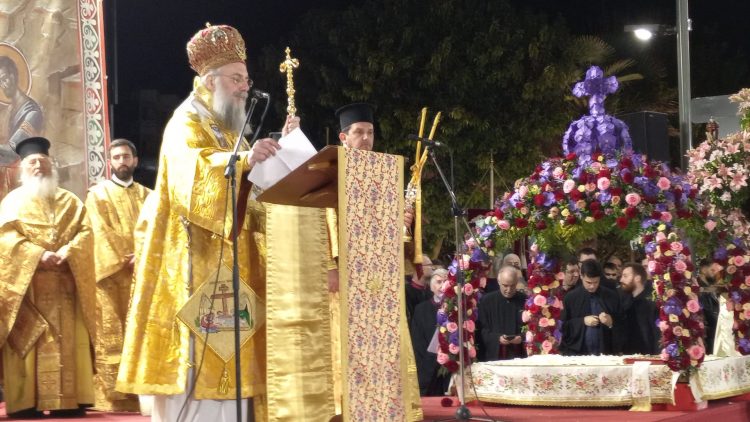 Συνάντηση Επιταφίων στα Τρίκαλα: Μέγα πλήθος πιστών για την κορύφωση του Θείου Πάθους (ΦΩΤΟ – ΒΙΝΤΕΟ)