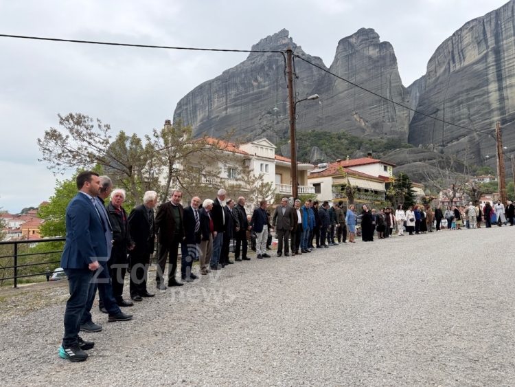 «Πασχαλόγιορτα» στην Καλαμπάκα – Ο τρανός χορός της παράδοσης ζωντάνεψε ξανά στην Πουλιάνα (ΦΩΤΟ – ΒΙΝΤΕΟ)