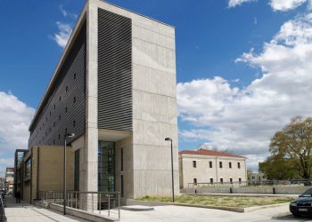 Βιολάντα: Νέες ποινικές διώξεις για την φονική έκρηξη – Ξαναπέρασε το κατώφλι του δικαστικού μεγάρου ο ιδιοκτήτης του εργοστασίου