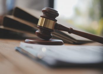 Θεσσαλονίκη: Βαριές ποινές σε αστυνομικούς για αρχαιοκαπηλεία και πλαστά διαβατήρια