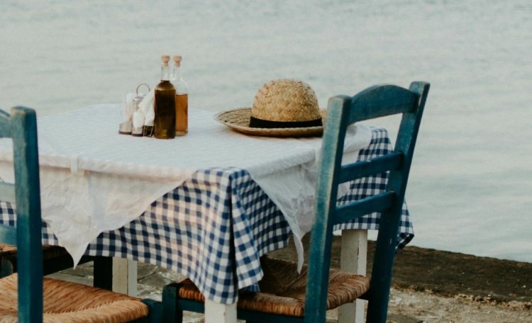 Taste Atlas: Η «μη αναμενόμενη» ελληνική συνταγή με κοτόπουλο που εντάσσει στα καλύτερα πιάτα του κόσμου