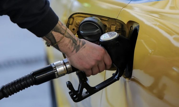 Όλες οι πληροφορίες για το Fuel Pass: Πόσα και ποια οχήματα μπορούν να δηλωθούν από έναν δικαιούχο, πώς γίνεται η αίτηση